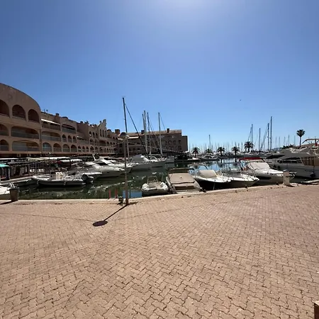 Port De 4 Personnes Apartamento Hyères